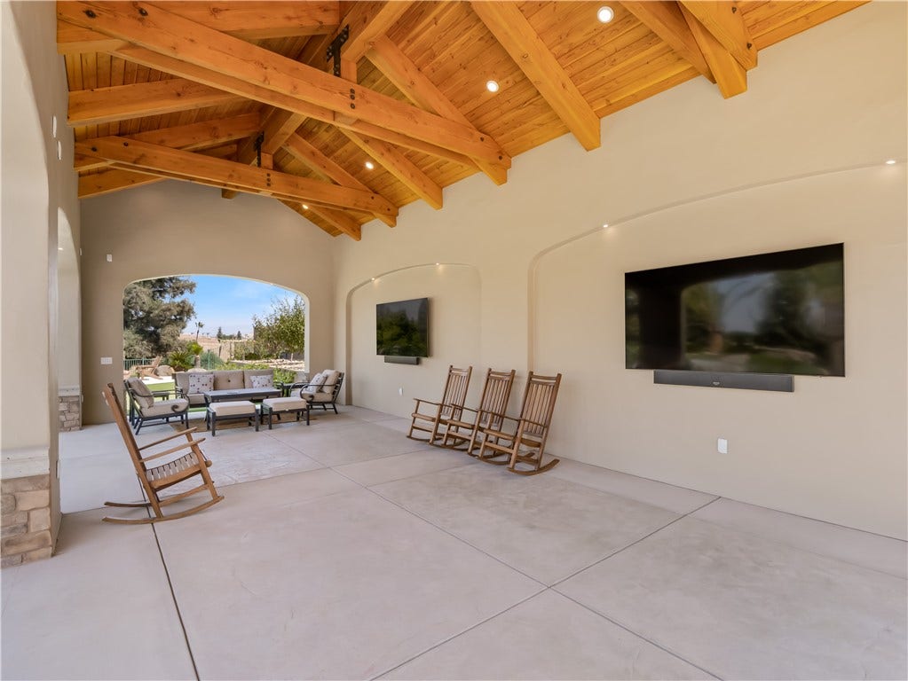 2230 E Spey Valley, Fresno, CA 93730