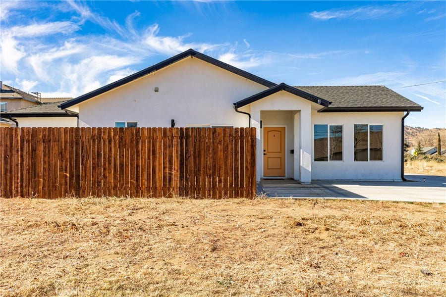 Property photo for 21261 Golden Hills, Tehachapi, CA