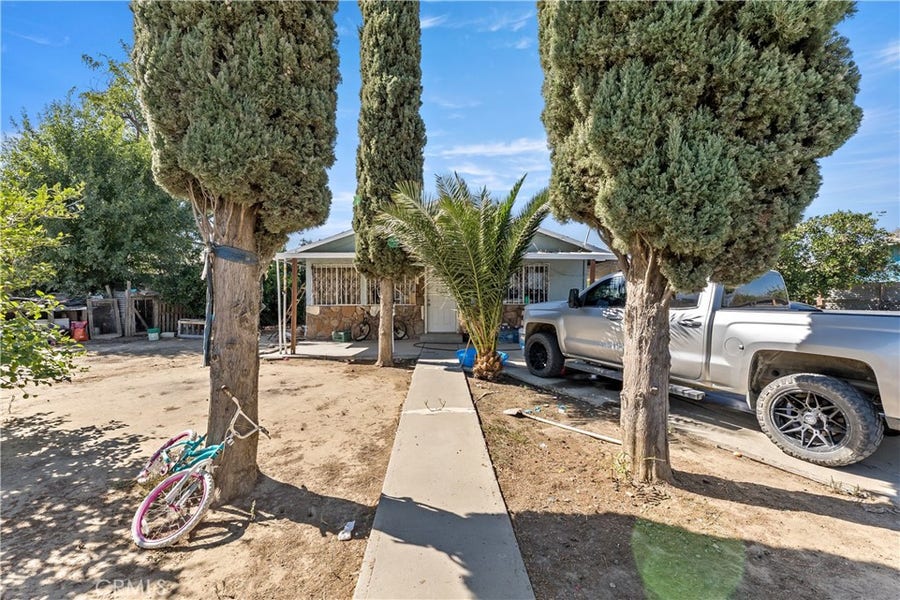Property photo for 33142 W Hidalgo Avenue, CA