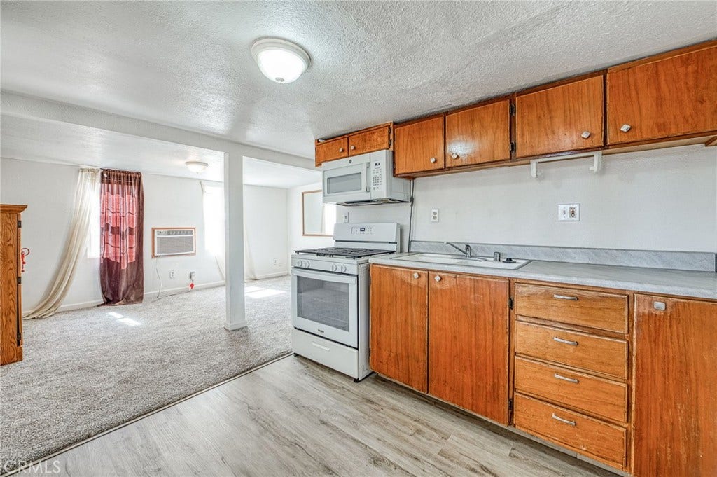 2146 W Dudley, #2, Fresno, CA 93728 2146 W Dudley, #2, Fresno, CA 93728