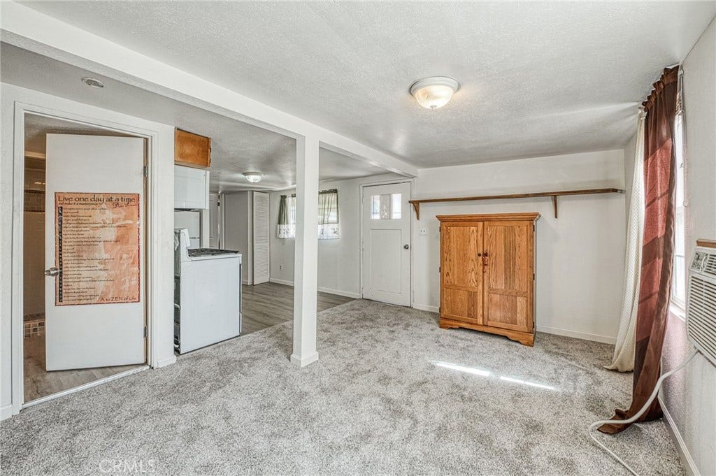 2146 W Dudley, #2, Fresno, CA 93728 2146 W Dudley, #2, Fresno, CA 93728