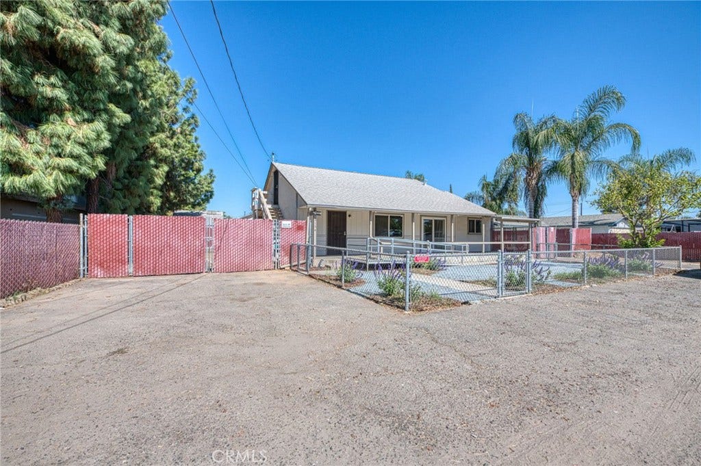 2146 W Dudley, #2, Fresno, CA 93728 2146 W Dudley, #2, Fresno, CA 93728