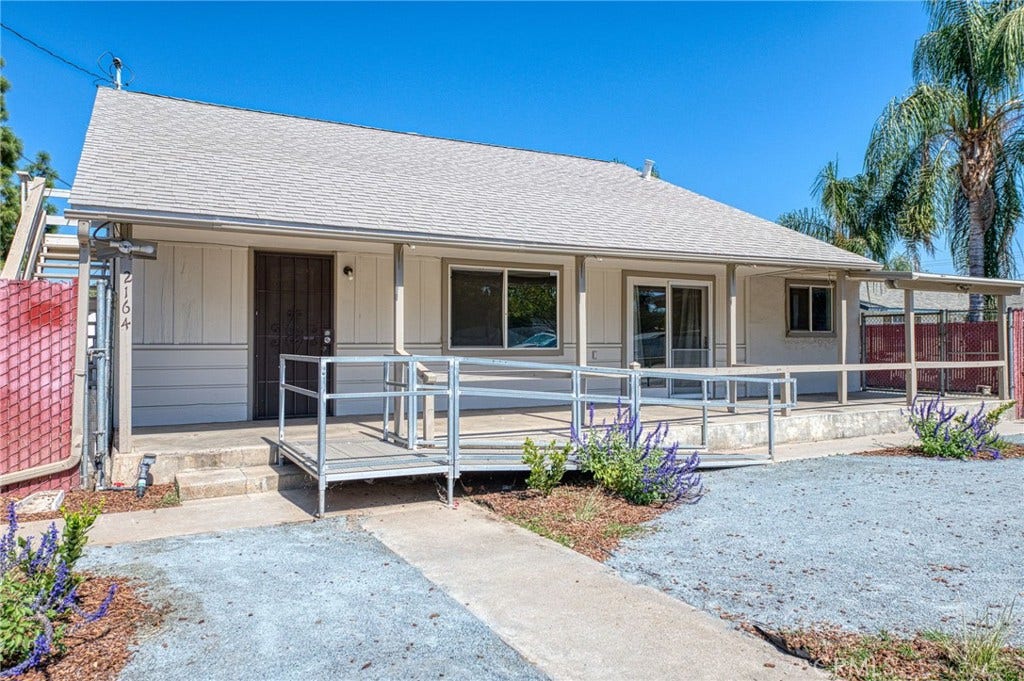 2146 W Dudley, #2, Fresno, CA 93728 2146 W Dudley, #2, Fresno, CA 93728