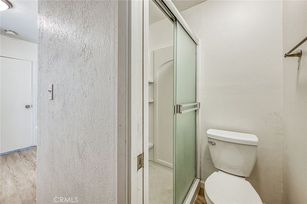 2146 W Dudley, #2, Fresno, CA 93728 Primary bath