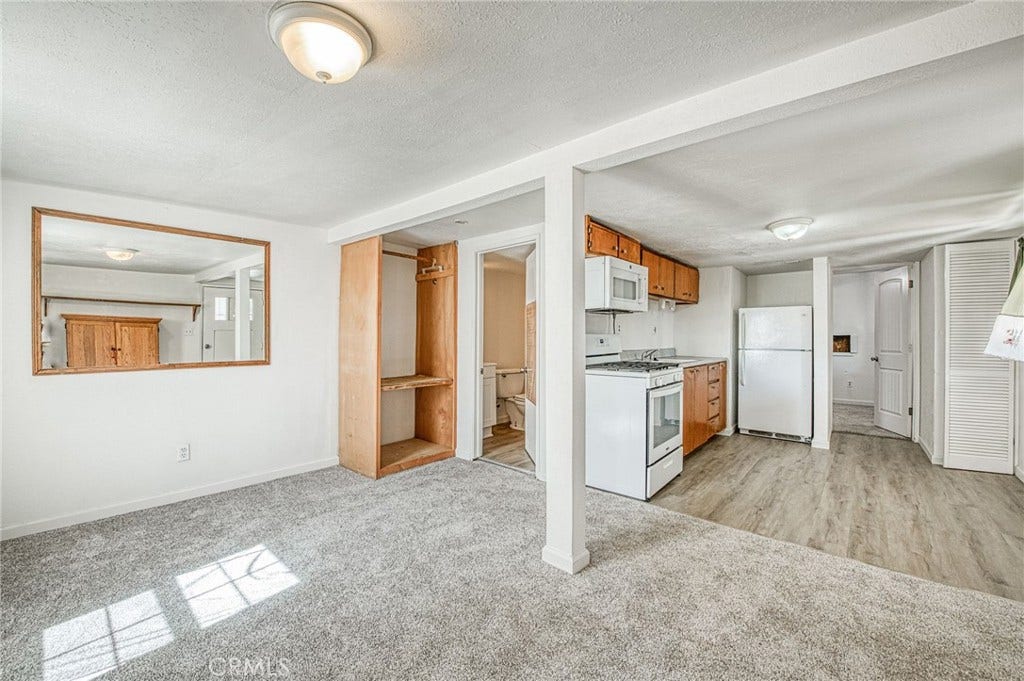 2146 W Dudley, #2, Fresno, CA 93728 2146 W Dudley, #2, Fresno, CA 93728
