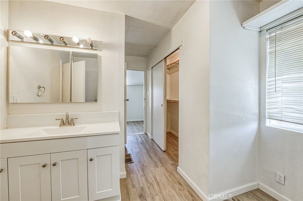 2146 W Dudley, #2, Fresno, CA 93728 Primary bath