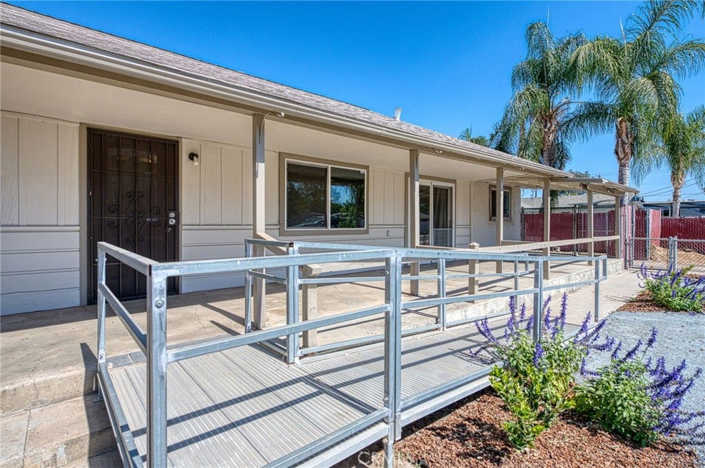 2146 W Dudley, #2, Fresno, CA 93728 2146 W Dudley, #2, Fresno, CA 93728
