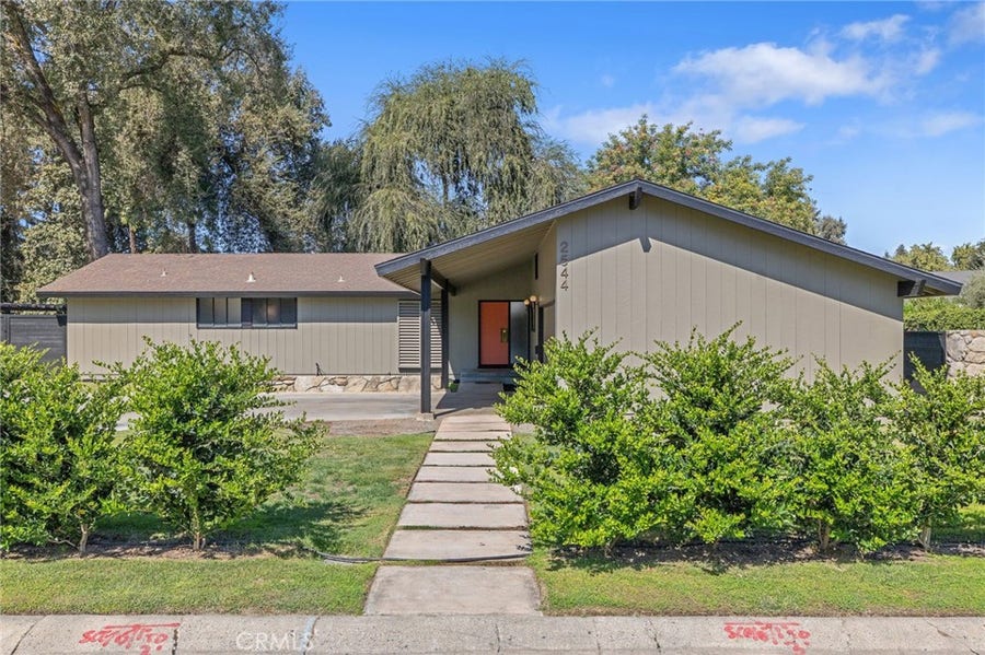 Property photo for 2544 W Keogh, Visalia, CA
