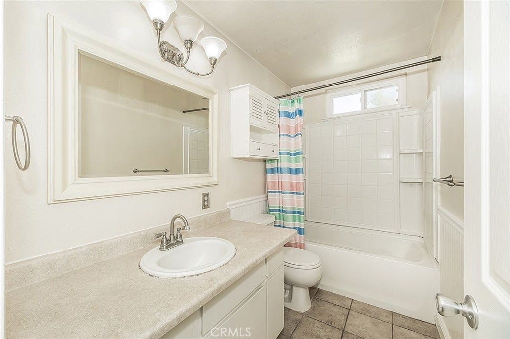 5138 E Ashlan, #127, Fresno, CA 93612