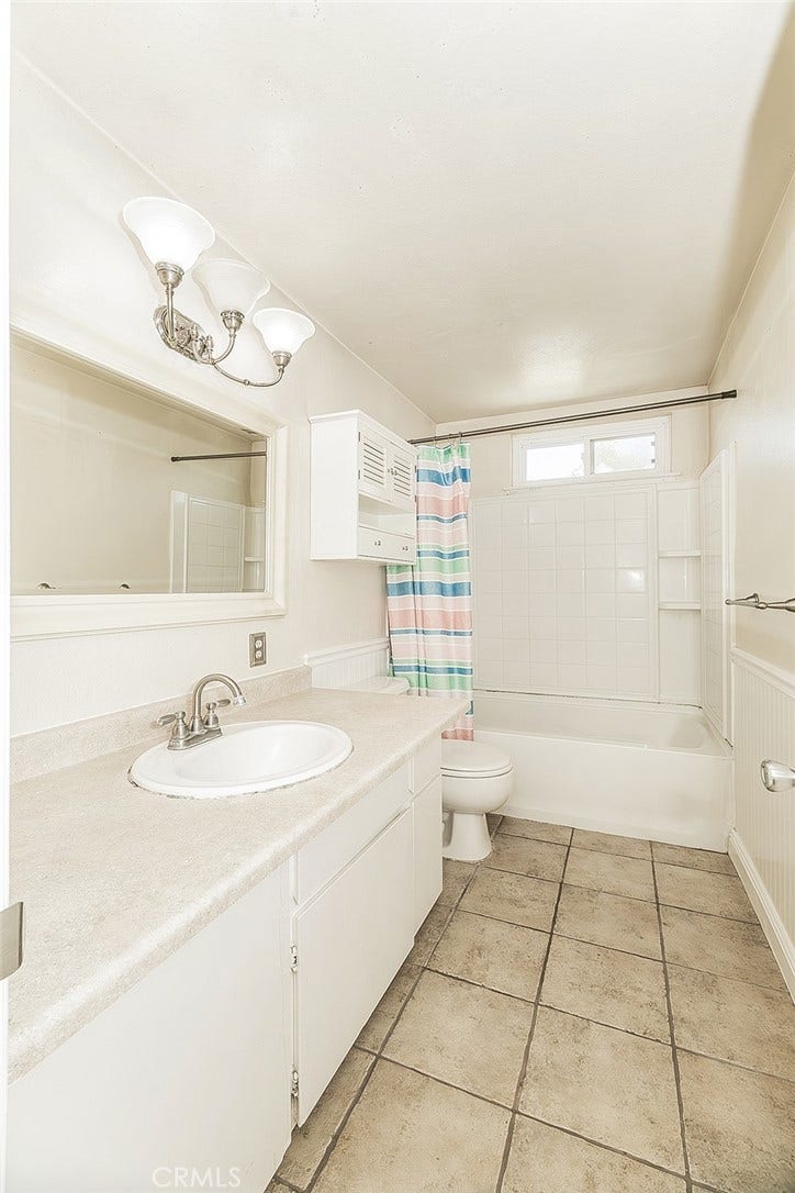 5138 E Ashlan, #127, Fresno, CA 93612