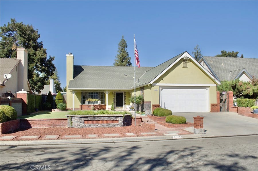 Property photo for 2122 E Cromwell, Fresno, CA