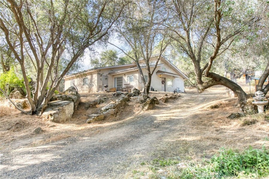 Property photo for 43867 Trabuco Court, Coarsegold, CA