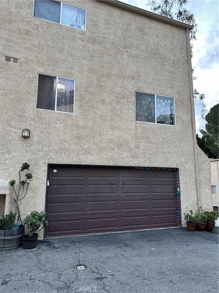 Property photo for 9542 Via Venezia, Burbank, CA