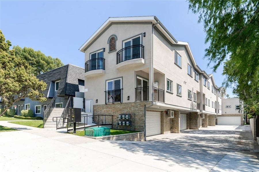 Property photo for 1961 Waltonia Drive, #105, Montrose, CA
