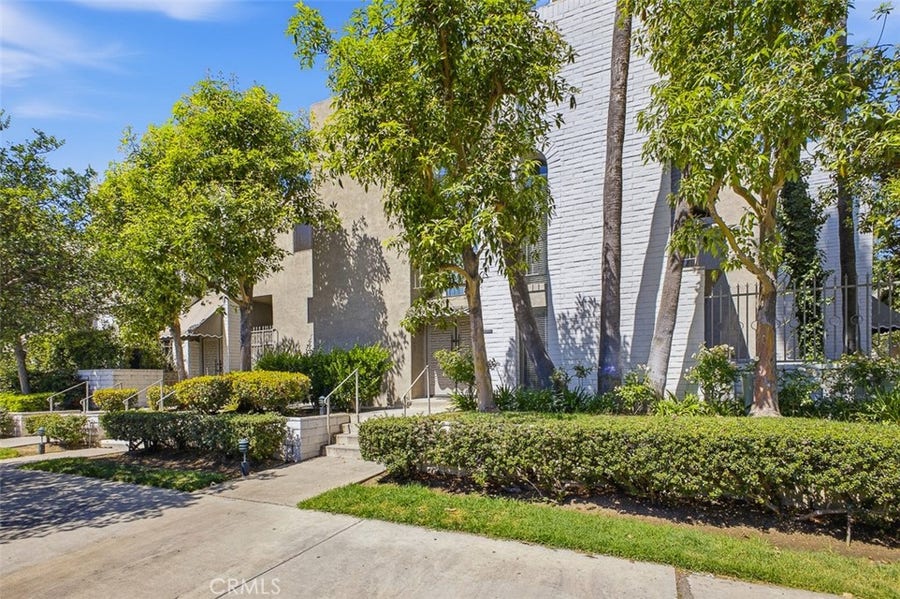 Property photo for 5305 White Oak Avenue, #D, Encino, CA