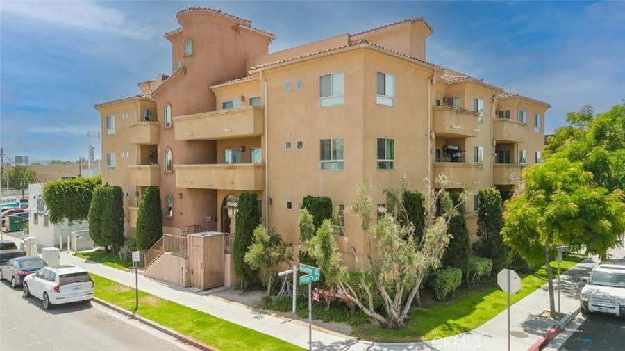 Property photo for 1515 Grismer Avenue, #302, Burbank, CA