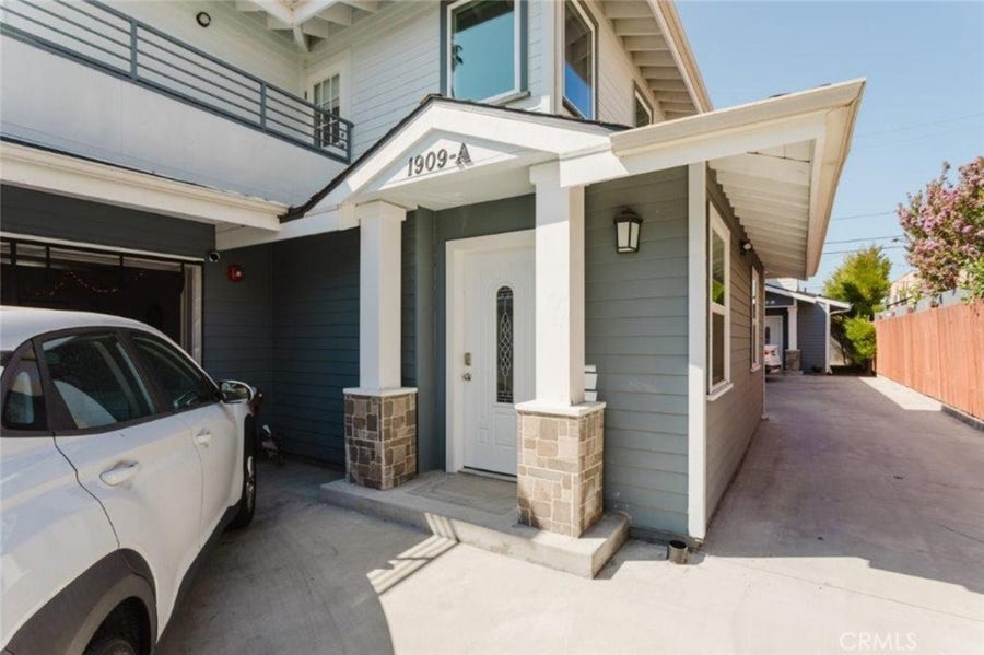 Property photo for 1909 Gardena Avenue, Glendale, CA