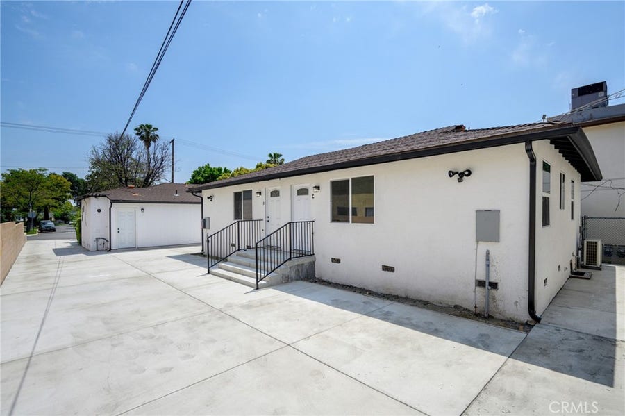 Property photo for 1007 W Angeleno Avenue, #103, Burbank, CA