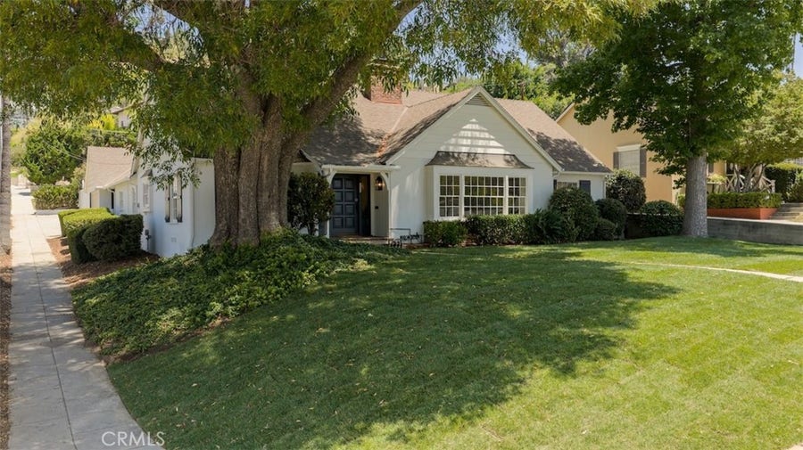 Property photo for 203 E Mountain, Glendale, CA