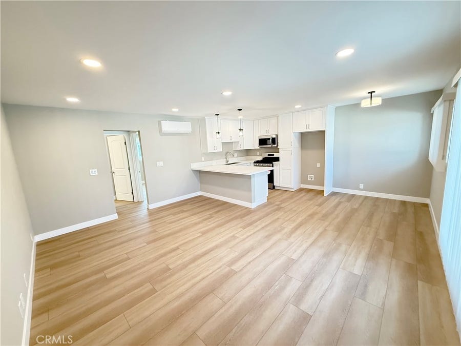 Property photo for 919 E Acacia Avenue, #L, Glendale, CA