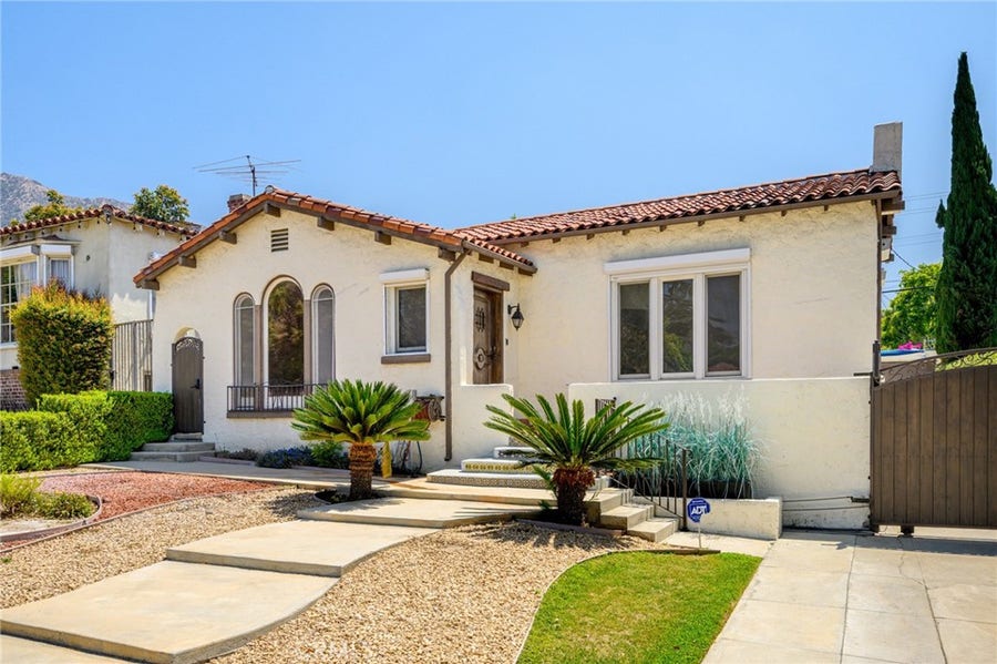 Property photo for 1560 Ridgeway Drive, Glendale, CA
