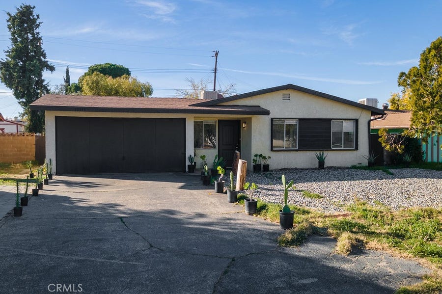 Property photo for 39543 Armfield Avenue, Palmdale, CA