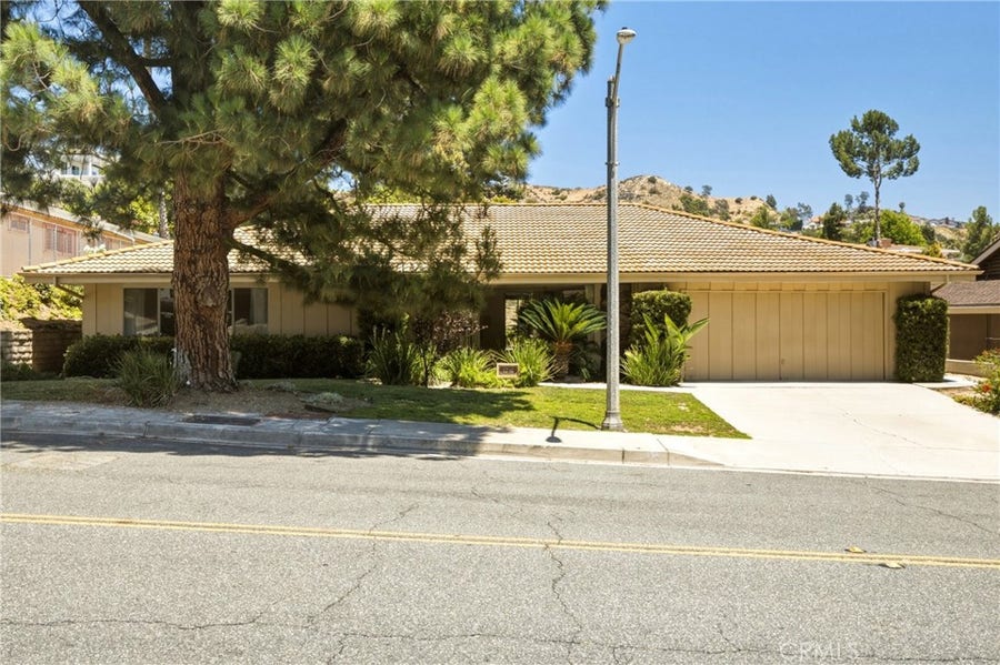 Property photo for 1716 Greenbriar Road, Glendale, CA