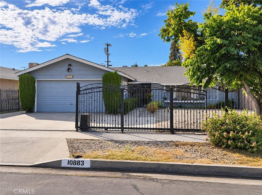 Property photo for 10883 Vinedale, Sun Valley, CA