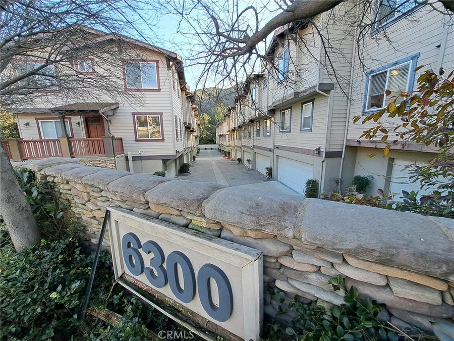 Property photo for 6300 Honolulu Avenue, #101, La Crescenta, CA
