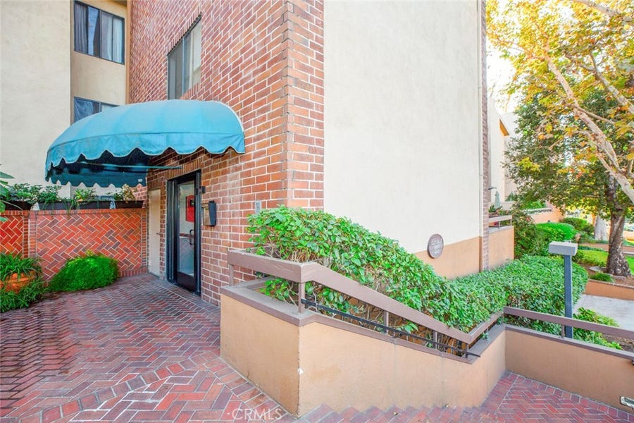 Property photo for 460 Oak Street, #203, Glendale, CA