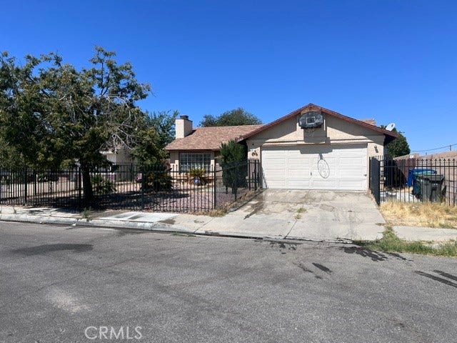 Property photo for 45403 8th E, Lancaster, CA