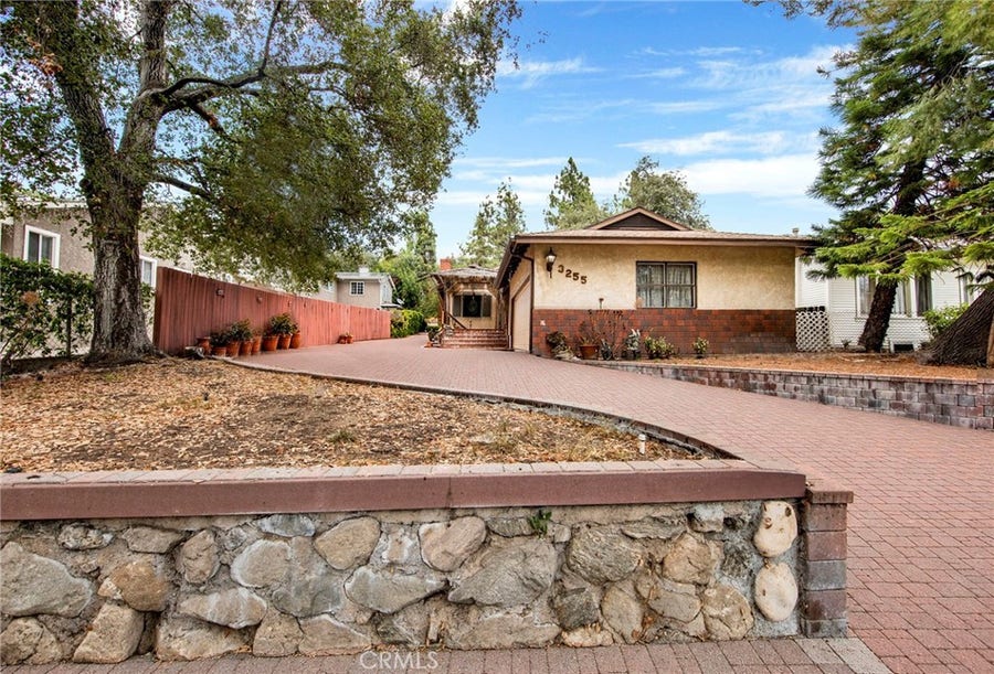 Property photo for 3255 Montrose, Glendale, CA