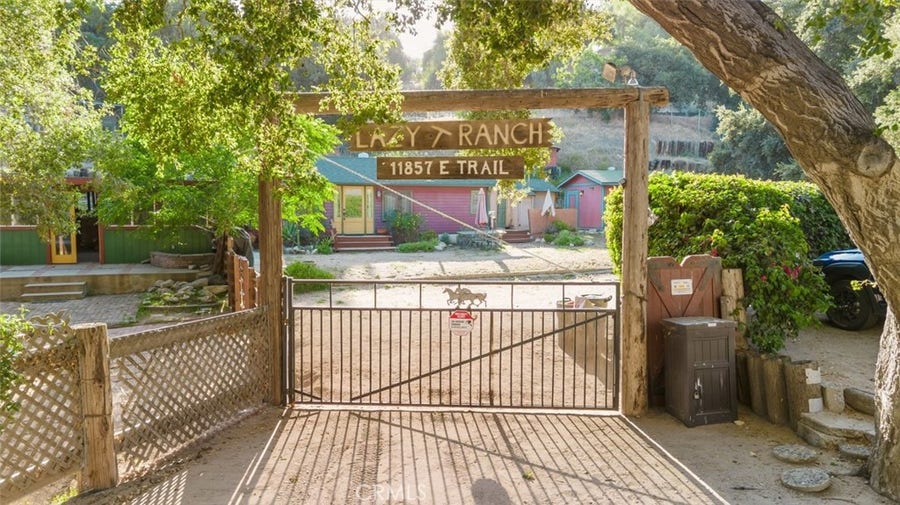 Property photo for 11857 East Trail, Sylmar, CA