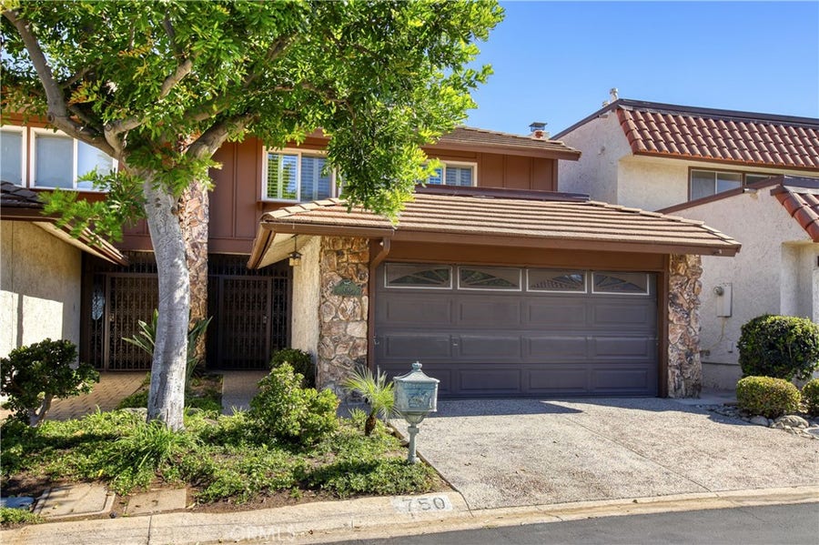 Property photo for 750 Galaxy Heights, La Canada Flintridge, CA