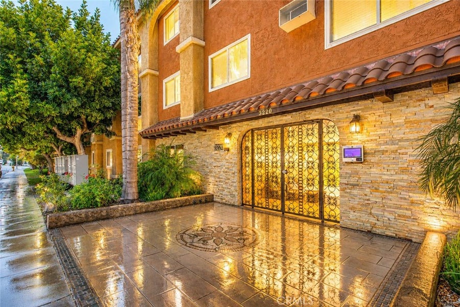Property photo for 3220 Altura Avenue, #217, Glendale, CA