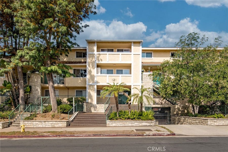 Property photo for 121 Sinclair Avenue, #107, Glendale, CA