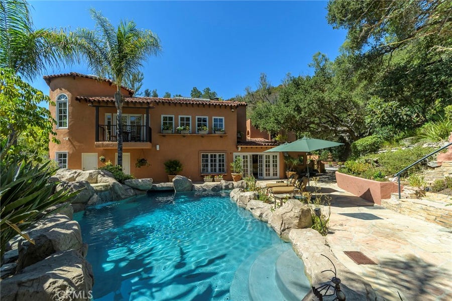 Property photo for 2401 Cascadia Drive, Glendale, CA