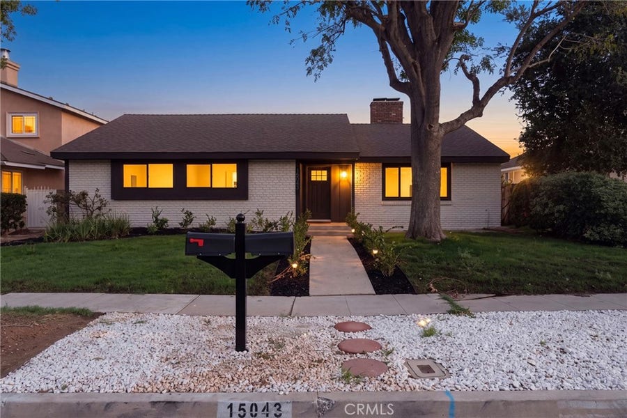 Property photo for 15043 Tuba, Los Angeles, CA