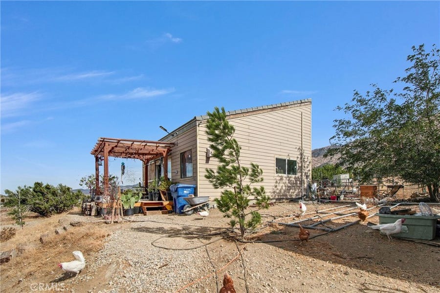Property photo for 10392 Cima Mesa Road, Juniper Hills, CA