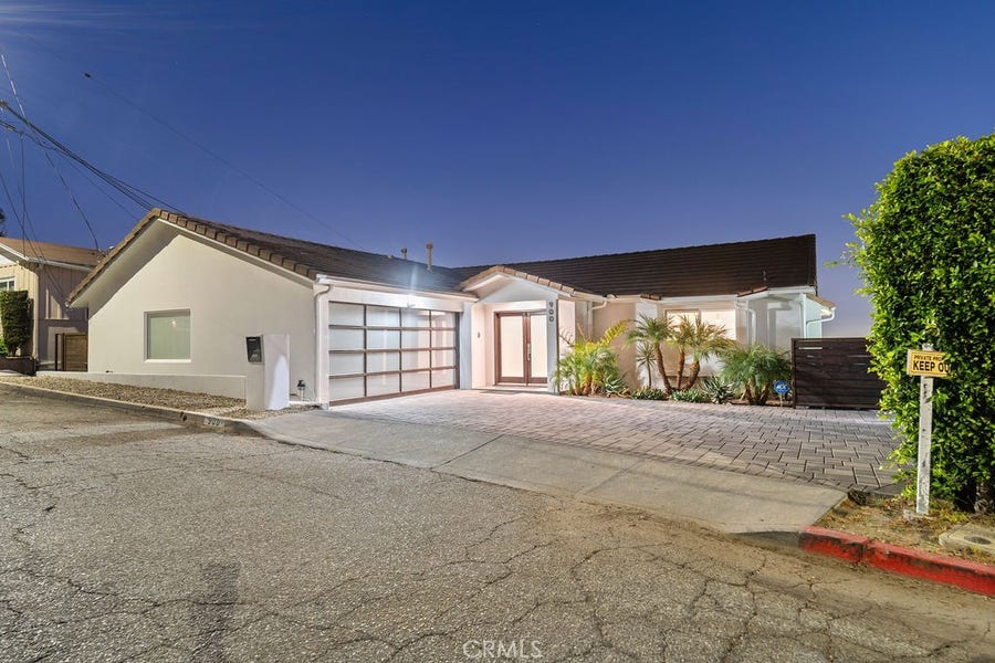 Property photo for 900 Cavanagh Road, Glendale, CA
