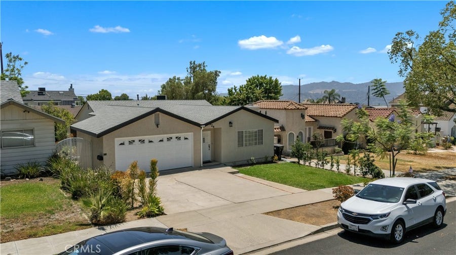 Property photo for 924 E Tujunga, Burbank, CA