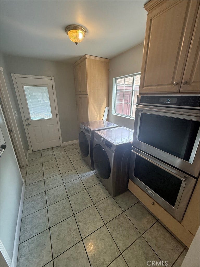 7420 Hesperia, Reseda, CA 91335 7420 Hesperia, Reseda, CA 91335