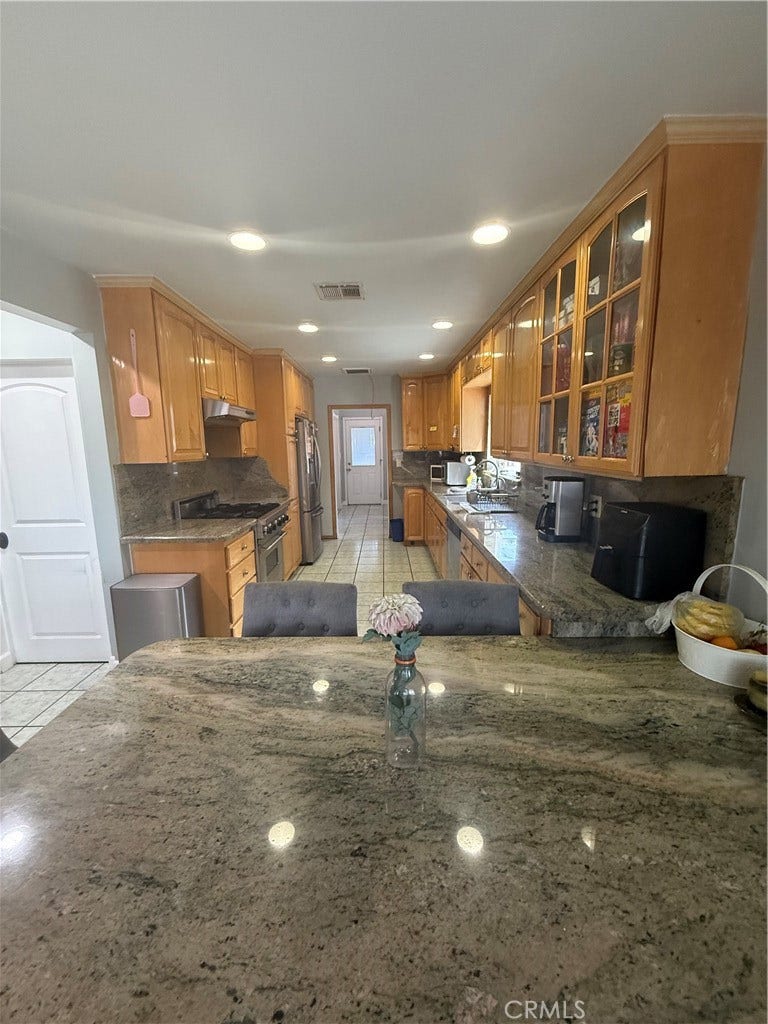 7420 Hesperia, Reseda, CA 91335 7420 Hesperia, Reseda, CA 91335