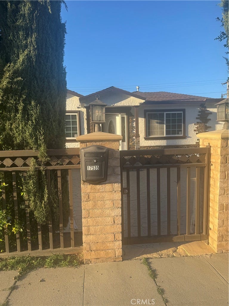 Property photo for 17535 Burbank, Encino, CA