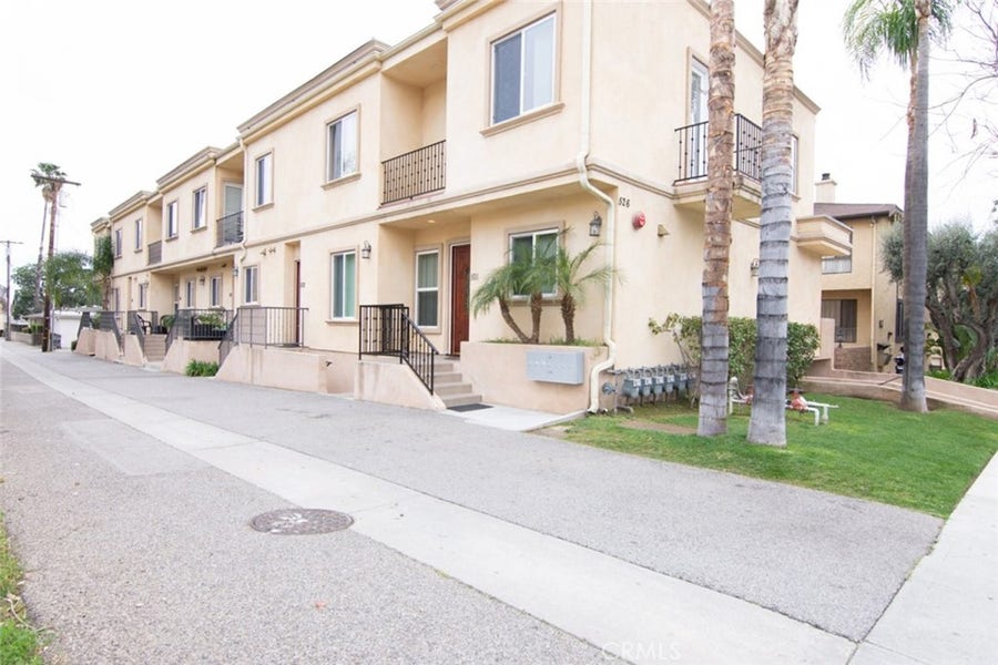 Property photo for 526 E Elmwood Avenue, #101, Burbank, CA