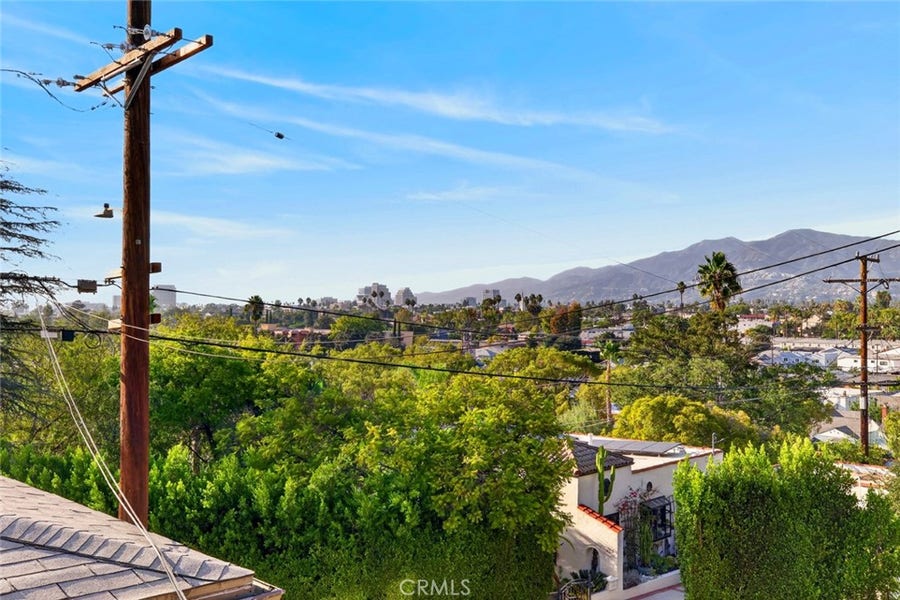 Property photo for 1440 Verd Oaks Dr, #A, Glendale, CA