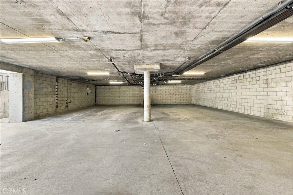14839 Sylvan Street, Van Nuys, CA 91411