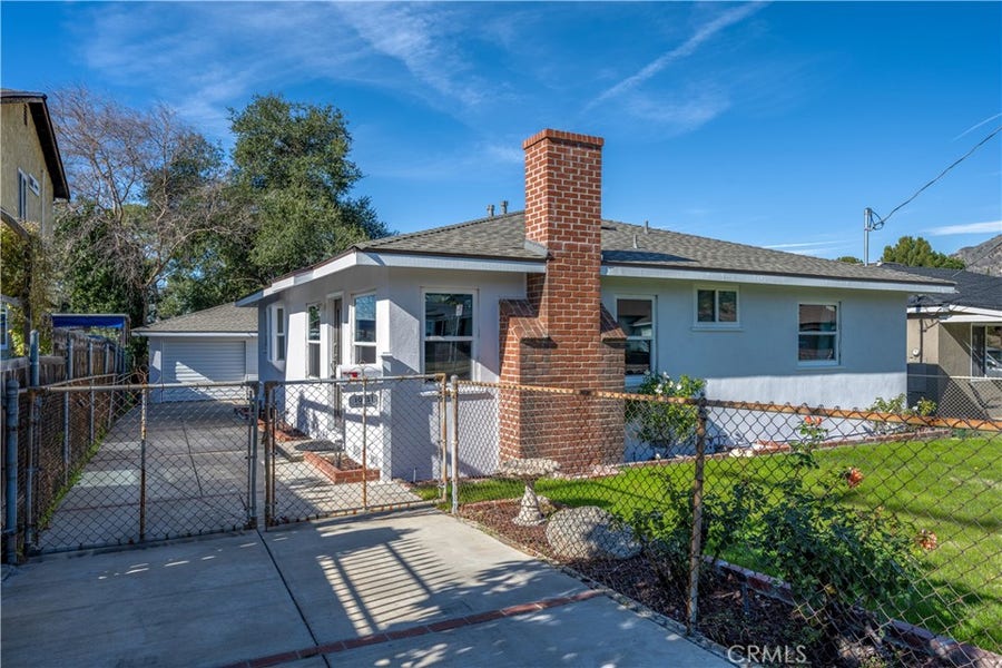 Property photo for 10931 Mcvine, Sunland, CA