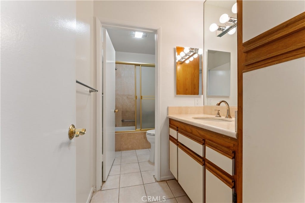 1351 N Crescent Heights, #308, Los Angeles, CA 90046 1351 N Crescent Heights, #308, Los Angeles, CA 90046