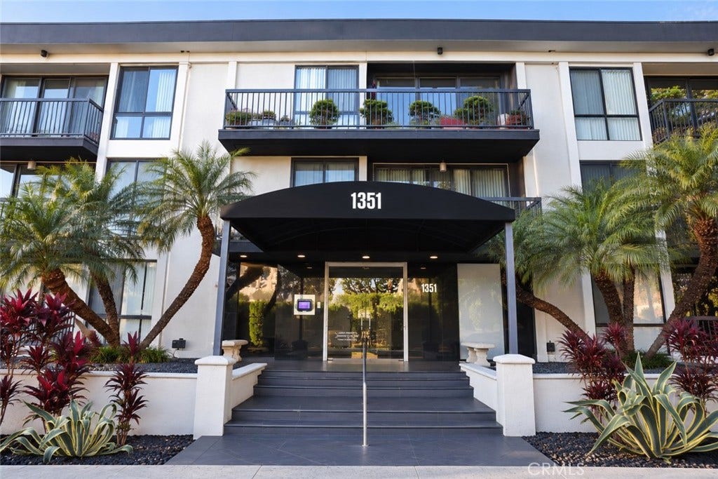 1351 N Crescent Heights, #308, Los Angeles, CA 90046 1351 N Crescent Heights, #308, Los Angeles, CA 90046